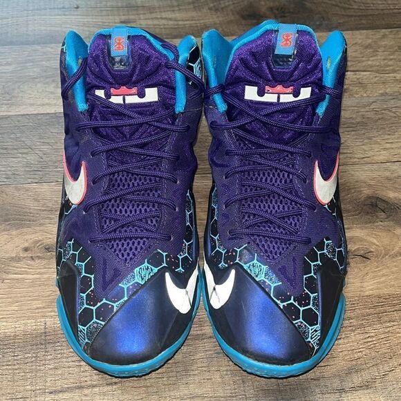 Nike Lebron XI 11 Summit Lakes Hornets Size 5.5Y - Picture 2 of 8